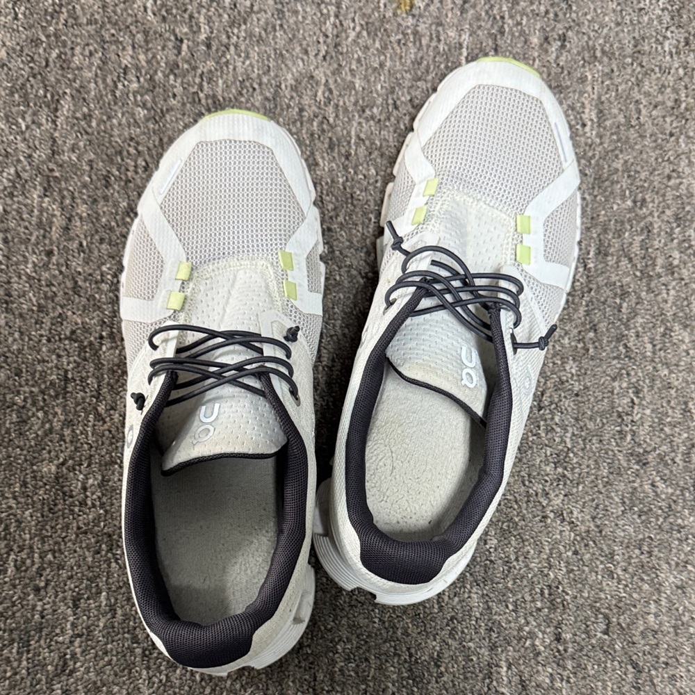 ON Women's Athletic Shoes - White and Gray